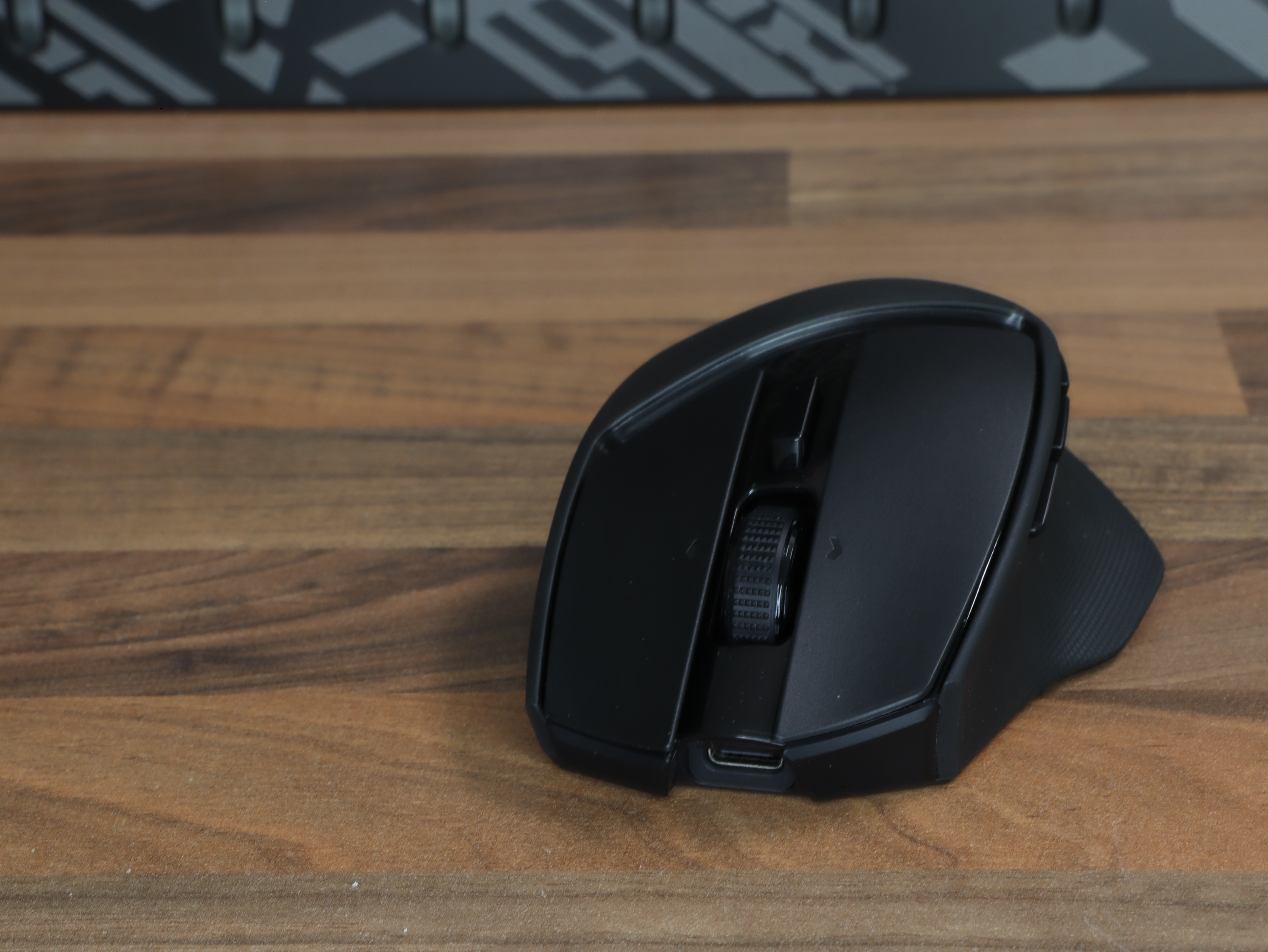 ERGONOMIC PORTABLE compact Focus X AI Prompt Master Razer Basilisk Mobile mouse gaming gamer.JPG